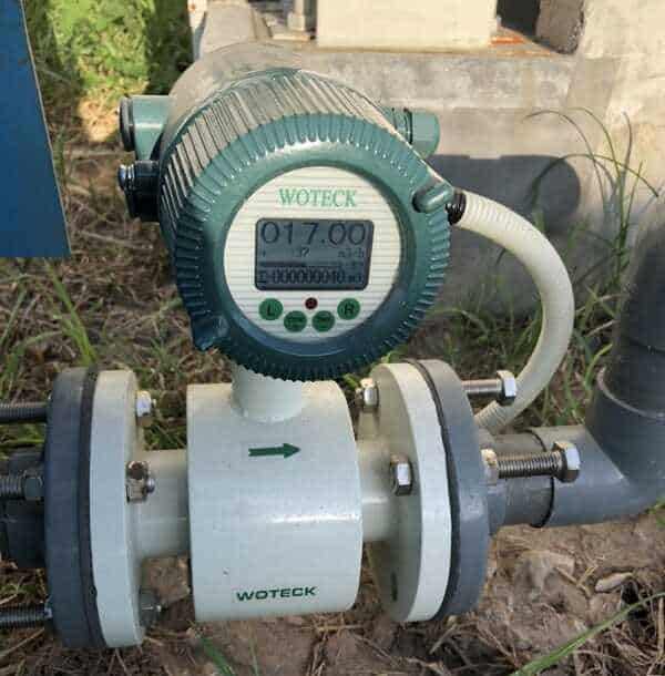 Lắp đặt đồng hồ đo nước điện từ trên đường ống ngang