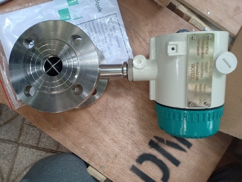 đồng hồ đo nước điện từ bằng pin