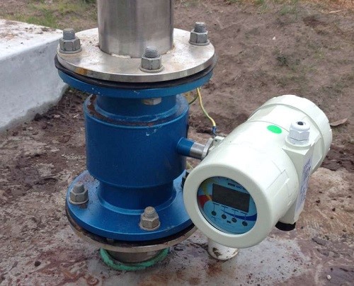 Lắp đặt đồng hồ đo nước điện từ đường ống dọc