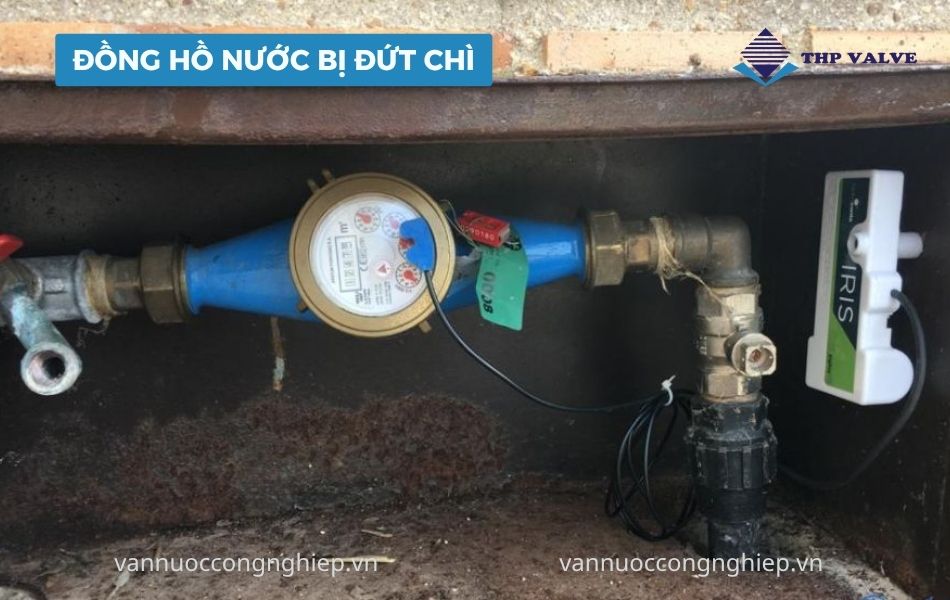 đồng hồ nước bị đứt chì